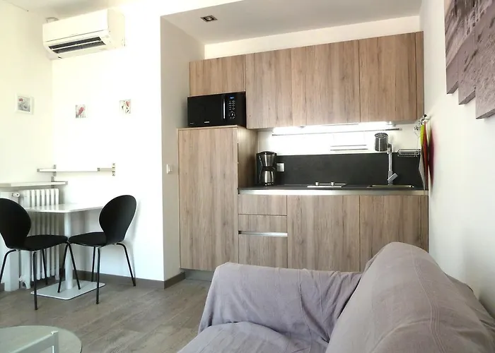 New 1 Bedroom Apt Place Garibaldi