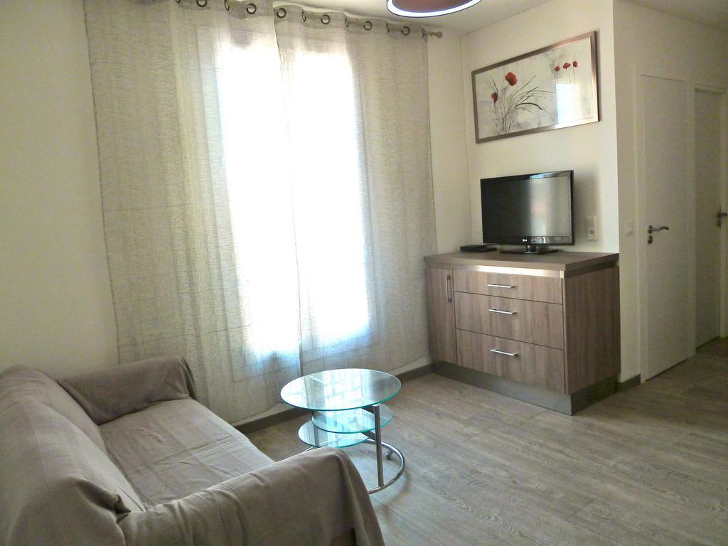 Apartment New 1 Bedroom Apt Place Garibaldi *